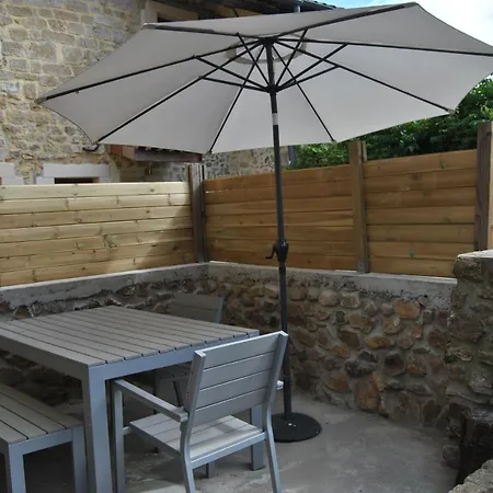Maison d'hôtes Maison d'hôtes Chez Milou Chirols